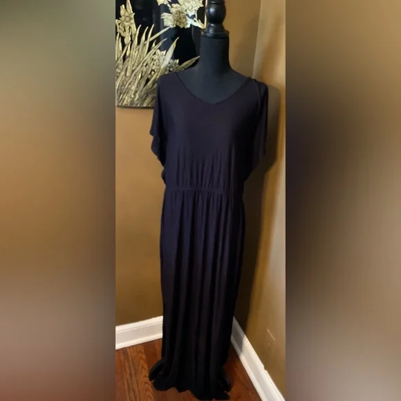 Women’s Apt 9 Beautiful Criss Cross Back Black Maxi Dress New - Picture 1 of 11